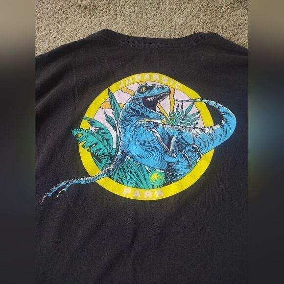 Jurassic World/ Jurassic Park Raptor Retro T-shirt Size XL PRE-OWNED - Picture 1 of 4